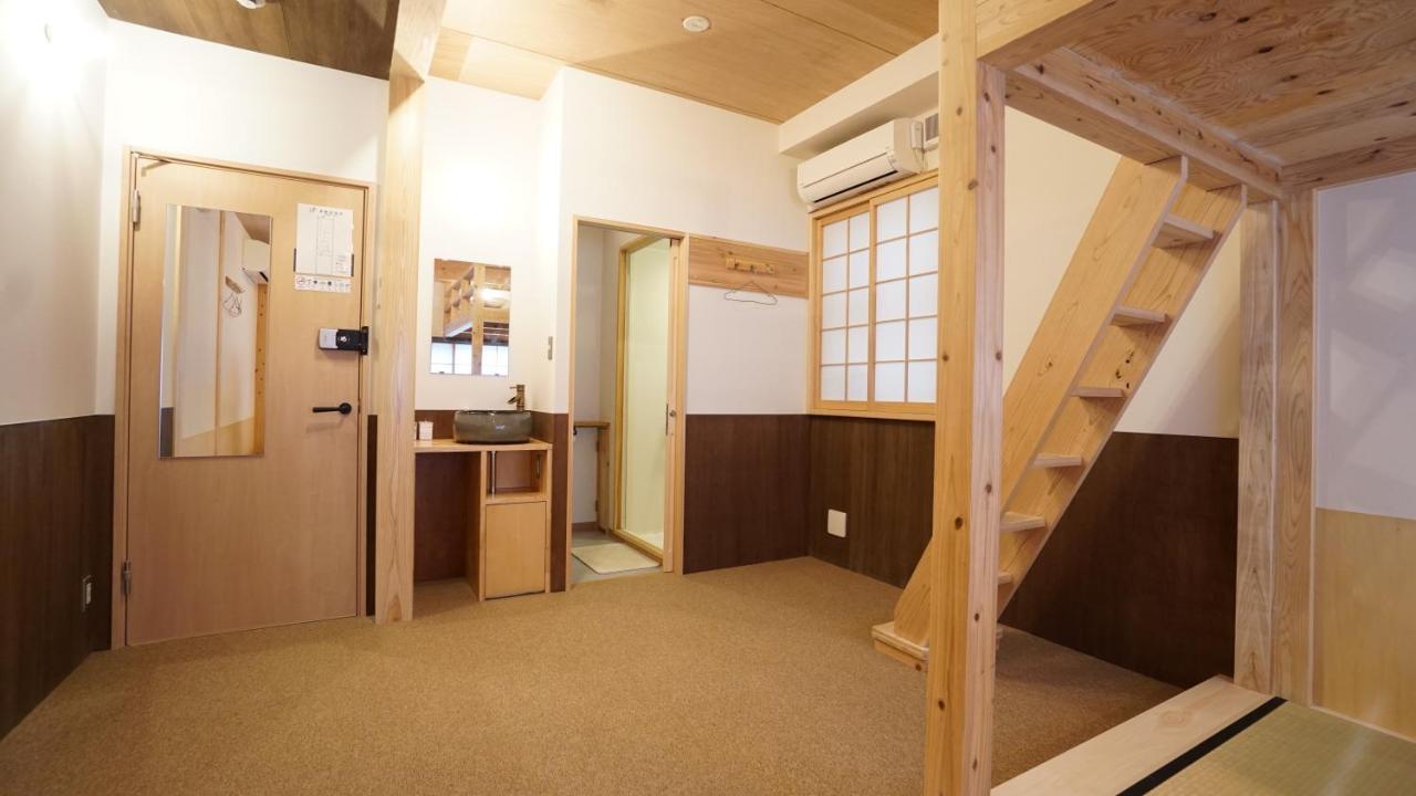 Poly Hostel 2 Namba Ōsaka Exterior foto
